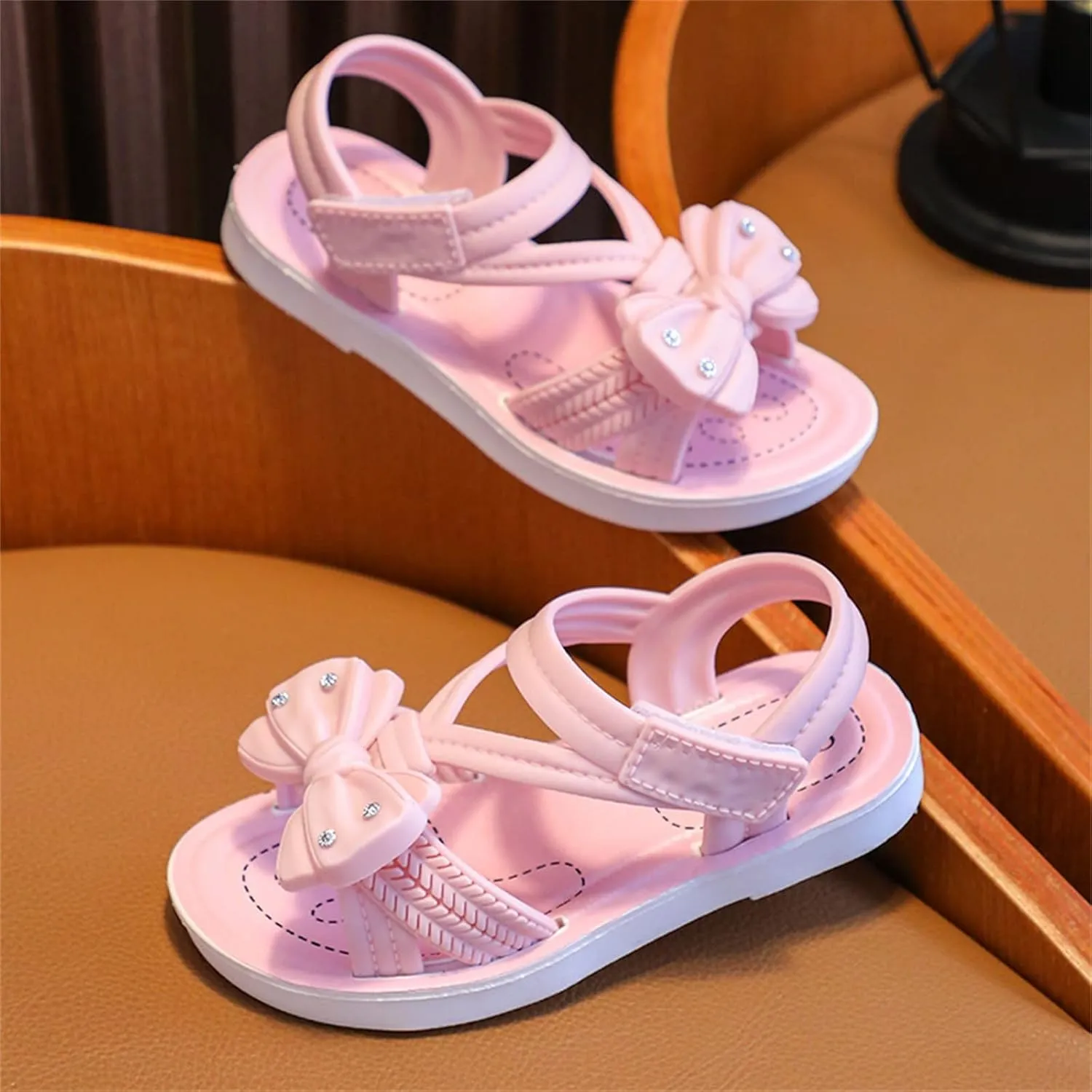 EnJoCho Baby Summer Shoes Children Soft Flat Shoes Fashion Comfortable Flower Sandals Lightweight Baby Princess Sandals