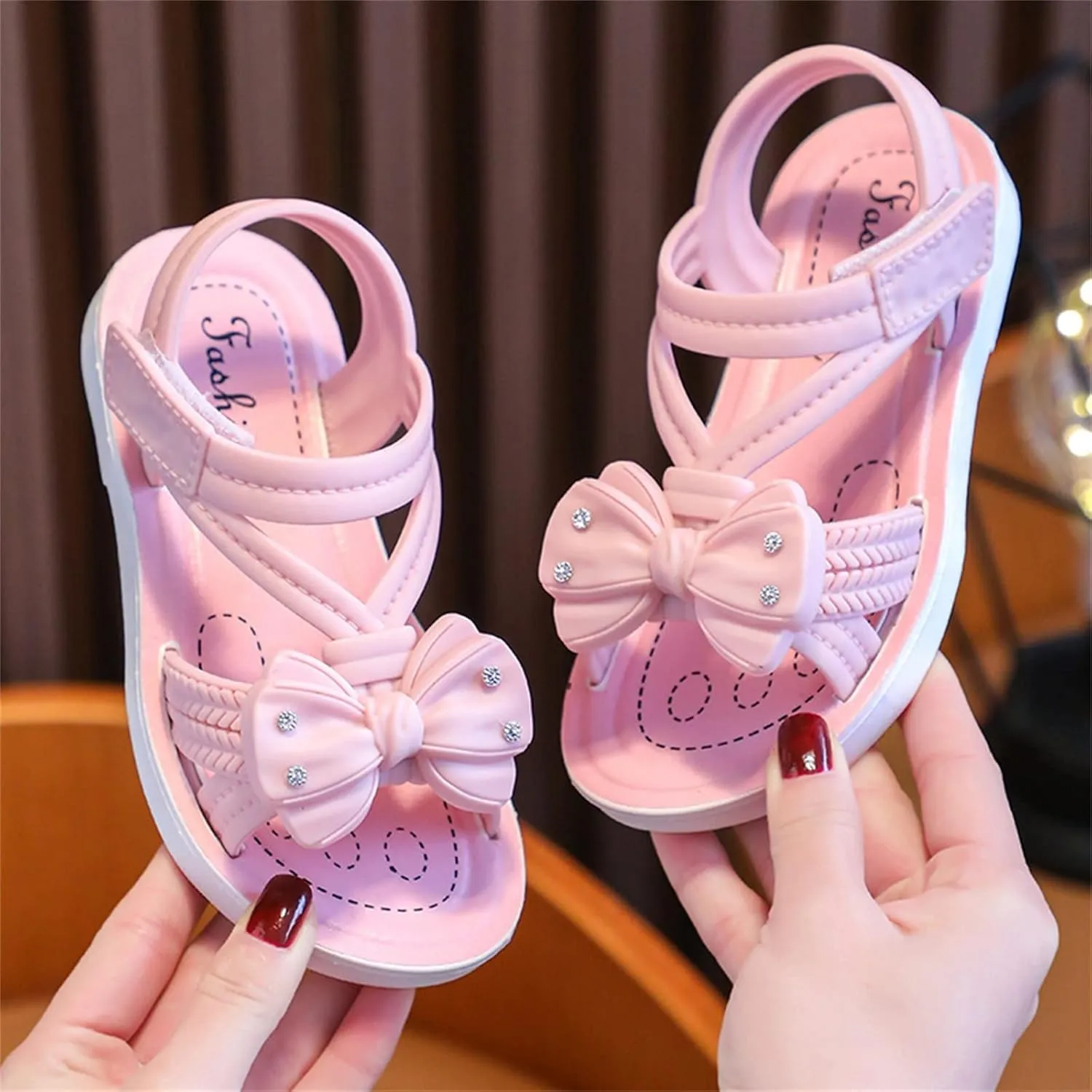 EnJoCho Baby Summer Shoes Children Soft Flat Shoes Fashion Comfortable Flower Sandals Lightweight Baby Princess Sandals