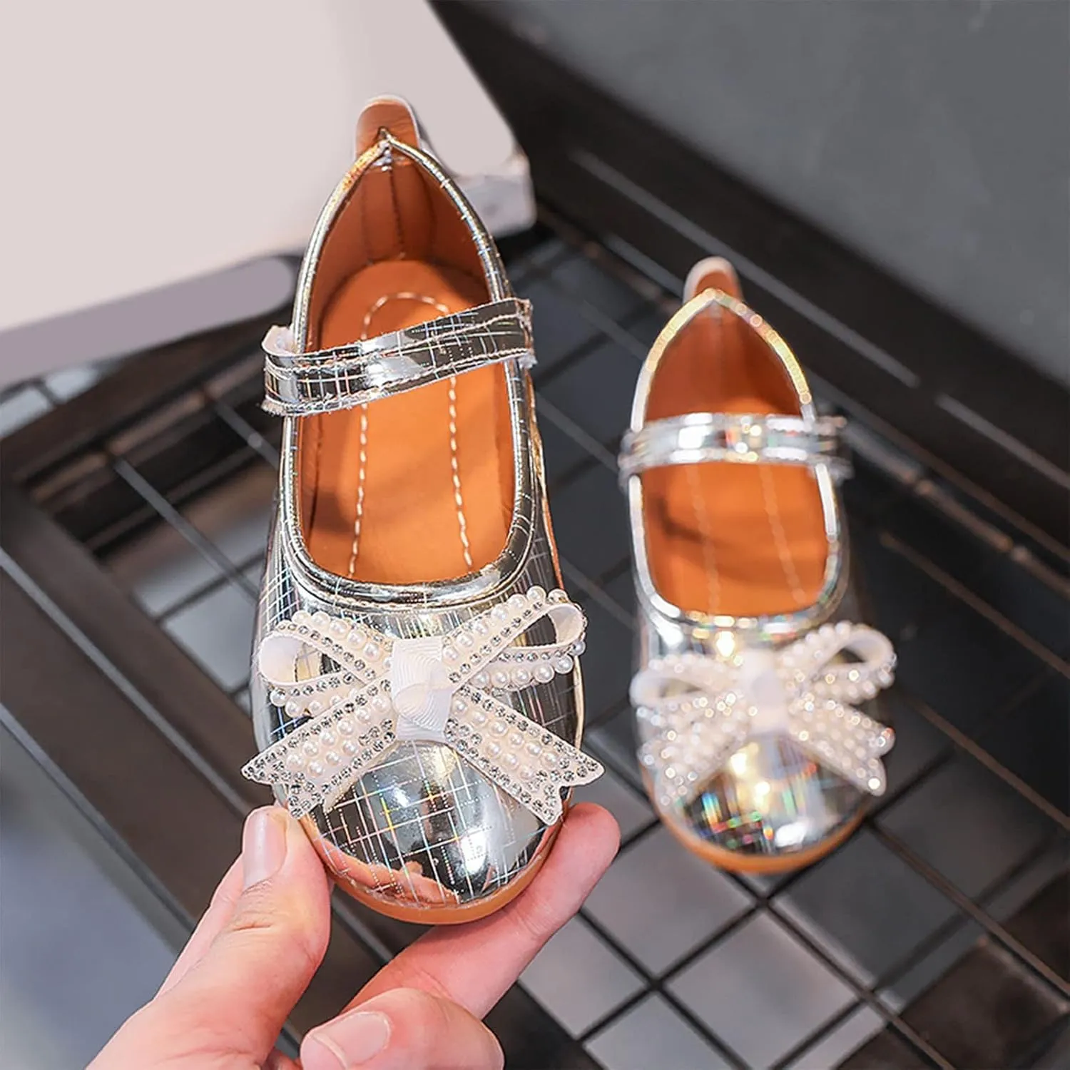 EnJoCho Casual Shoes for Girls Fashion Autumn Girls Casual Shoes Flat Lightweight Pearl Rhinestone Bow Cute Dress Shoes