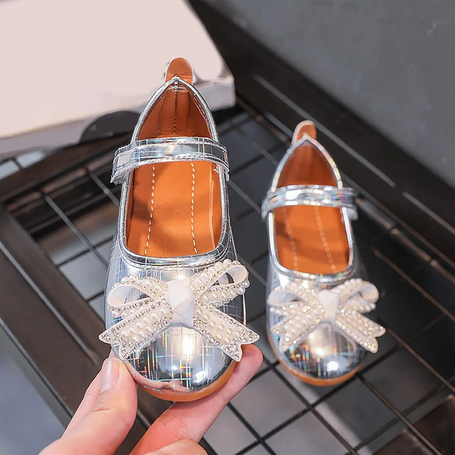 EnJoCho Casual Shoes for Girls Fashion Autumn Girls Casual Shoes Flat Lightweight Pearl Rhinestone Bow Cute Dress Shoes