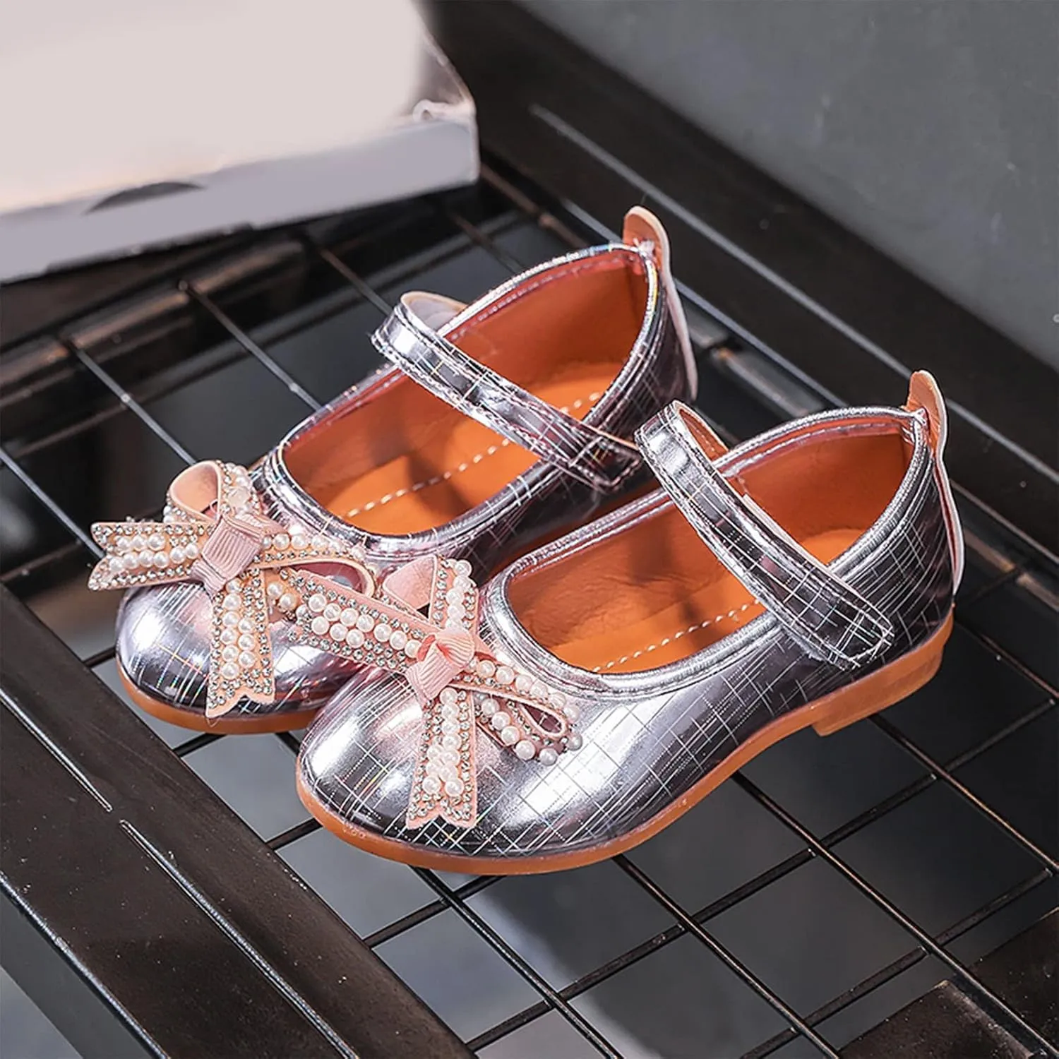 EnJoCho Casual Shoes for Girls Fashion Autumn Girls Casual Shoes Flat Lightweight Pearl Rhinestone Bow Cute Dress Shoes