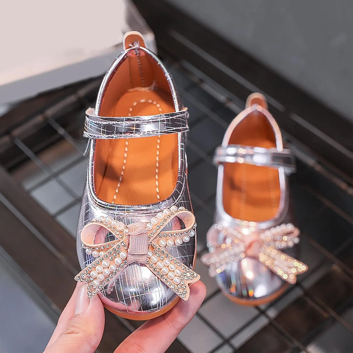 EnJoCho Casual Shoes for Girls Fashion Autumn Girls Casual Shoes Flat Lightweight Pearl Rhinestone Bow Cute Dress Shoes