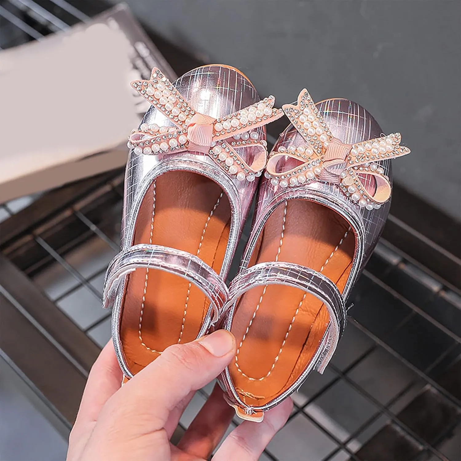 EnJoCho Casual Shoes for Girls Fashion Autumn Girls Casual Shoes Flat Lightweight Pearl Rhinestone Bow Cute Dress Shoes