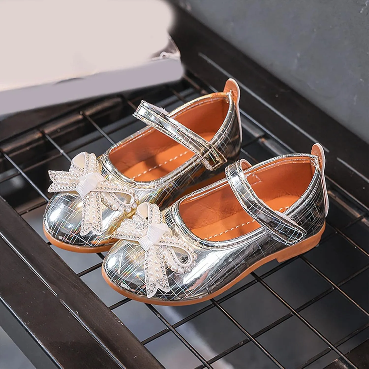 EnJoCho Casual Shoes for Girls Fashion Autumn Girls Casual Shoes Flat Lightweight Pearl Rhinestone Bow Cute Dress Shoes