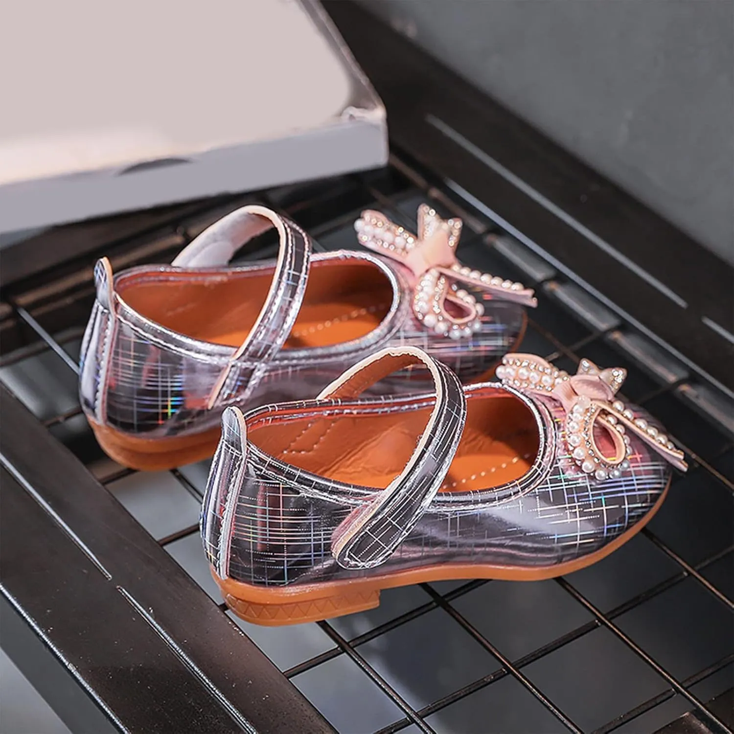 EnJoCho Casual Shoes for Girls Fashion Autumn Girls Casual Shoes Flat Lightweight Pearl Rhinestone Bow Cute Dress Shoes