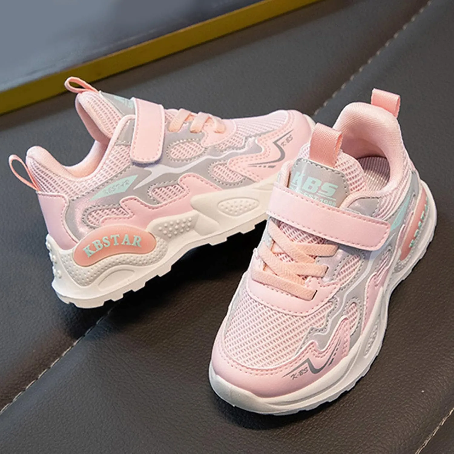 Fashion All Seasons Children Sports Girls Flat Lightweight Mesh Breathable and Comfortable Little Girl Slip on Shoes