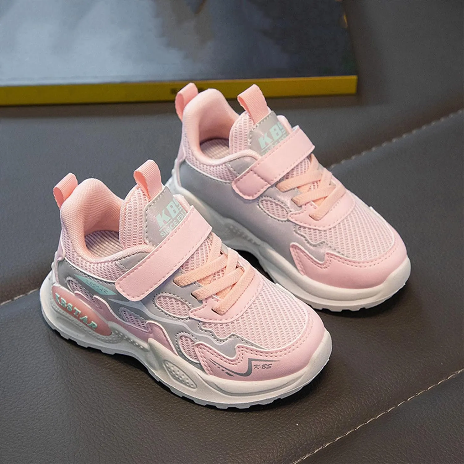 Fashion All Seasons Children Sports Girls Flat Lightweight Mesh Breathable and Comfortable Little Girl Slip on Shoes