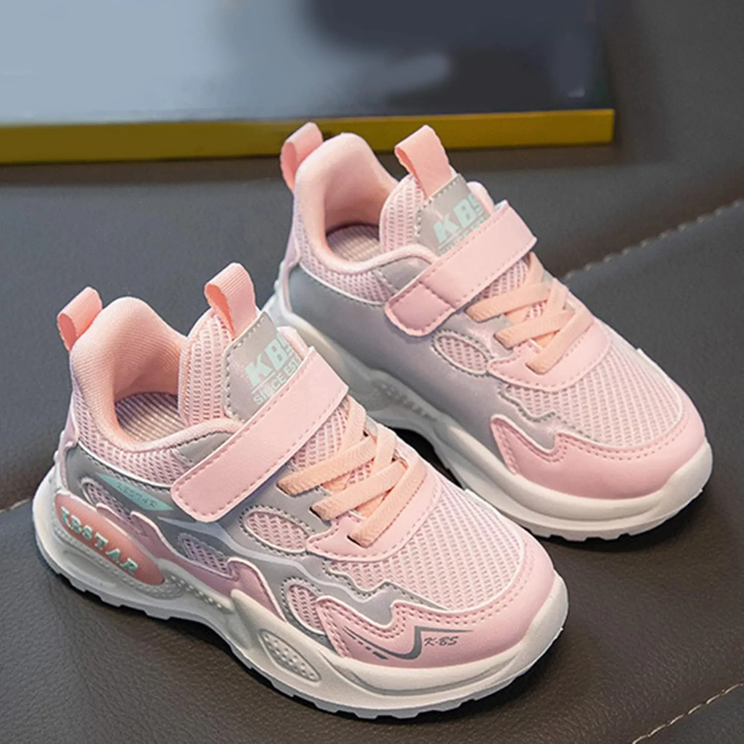 Fashion All Seasons Children Sports Girls Flat Lightweight Mesh Breathable and Comfortable Little Girl Slip on Shoes