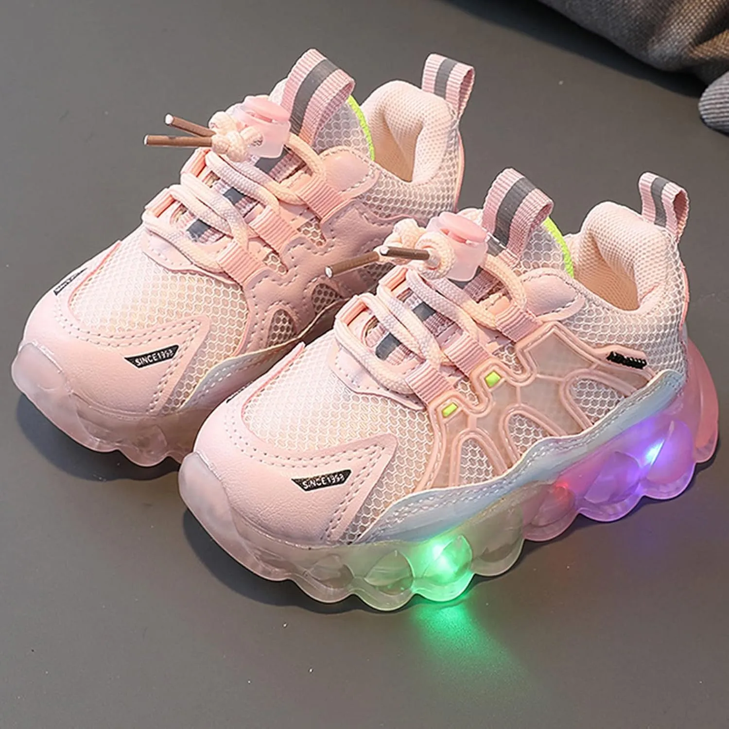 Fashion Light Up Kids Shoes Breathable Soft Sole Lightweight Anti Slip Athletic Sneakers Toddler Glowing Trainer