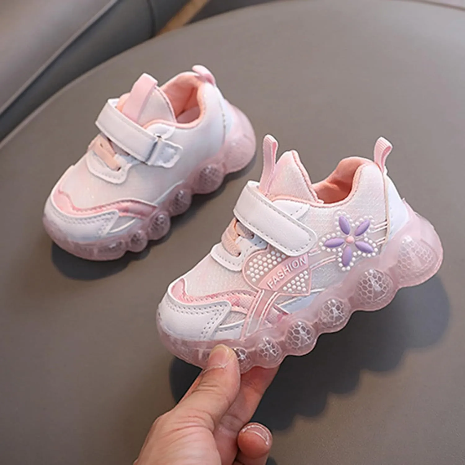 Kids Light Up Shoes Girls Boys Breathable Luminous Soft Sole Running Sport Sneaker Lace-Up Lightweight Soft Trainer