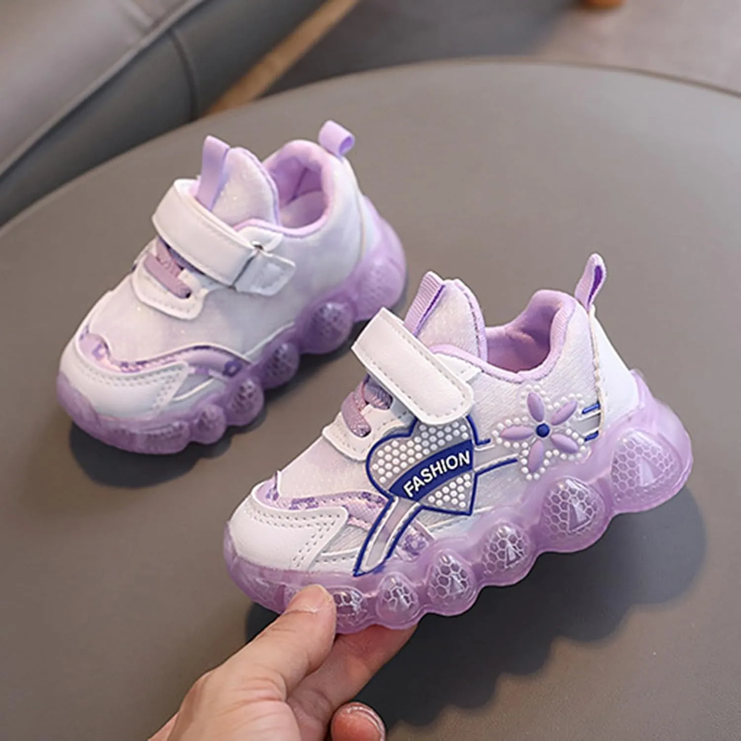 Kids Light Up Shoes Girls Boys Breathable Luminous Soft Sole Running Sport Sneaker Lace-Up Lightweight Soft Trainer