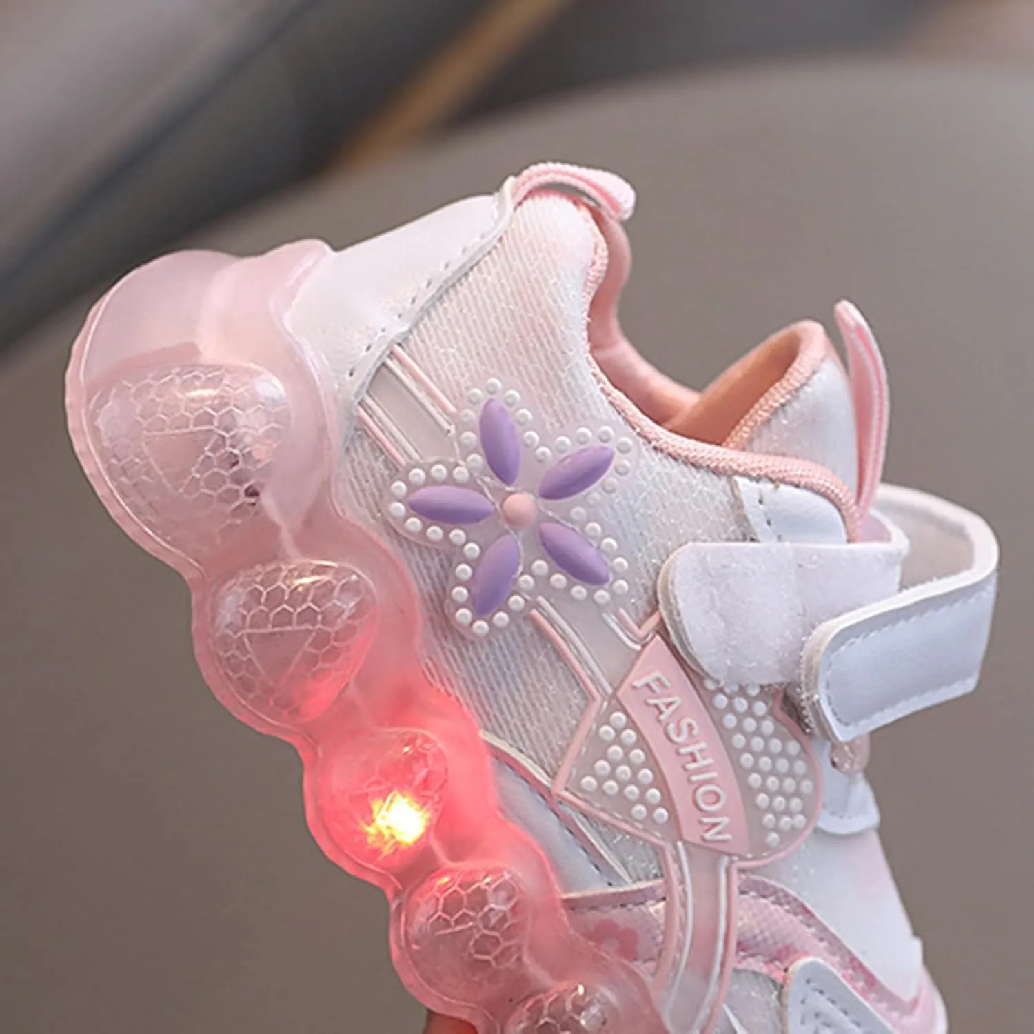 Kids Light Up Shoes Girls Boys Breathable Luminous Soft Sole Running Sport Sneaker Lace-Up Lightweight Soft Trainer