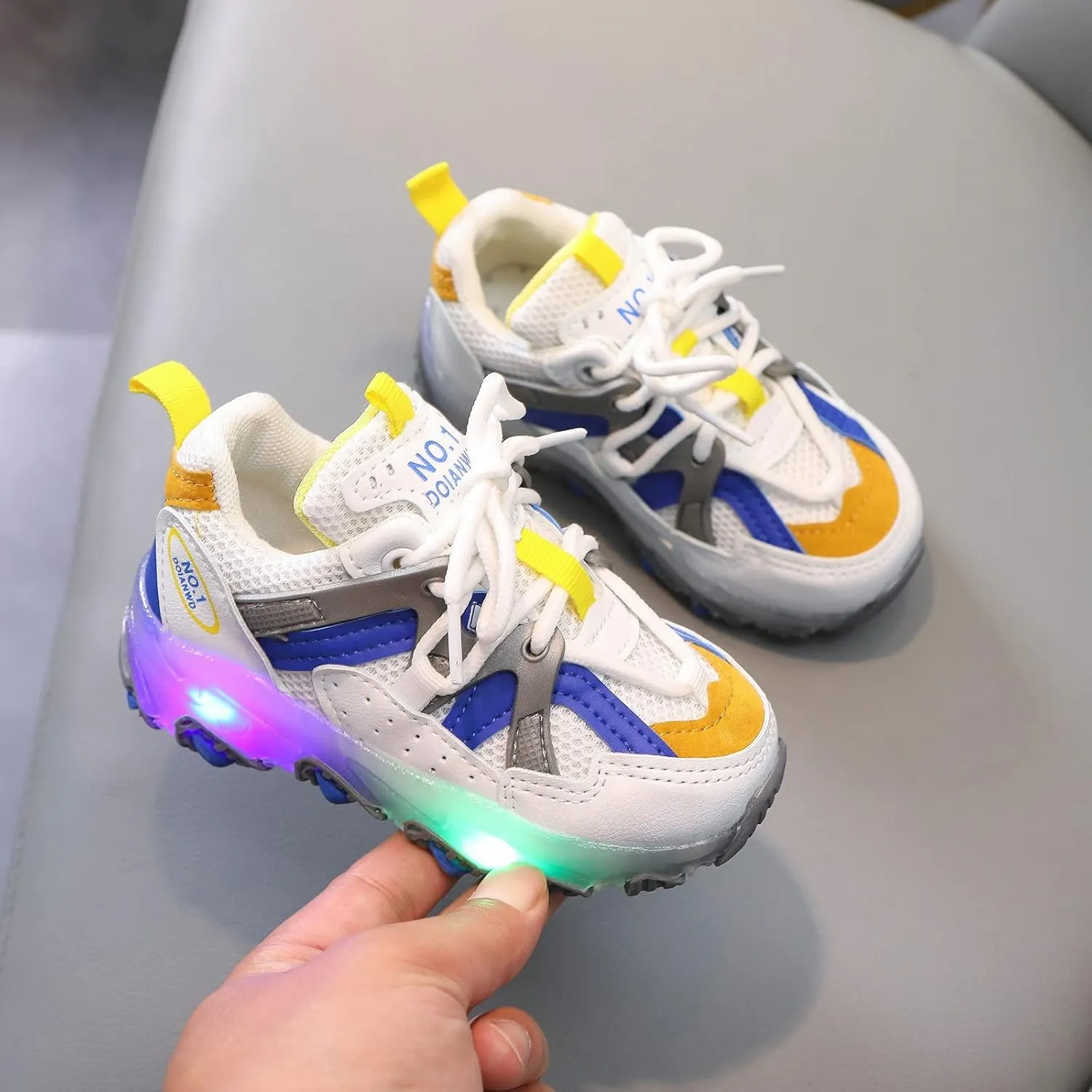 Light Up Roller Sneaker for Childrens Boys Girls Kids Lace-Up Mesh Breathable Sport Shoes Outdoor Soft Sole Non Slip