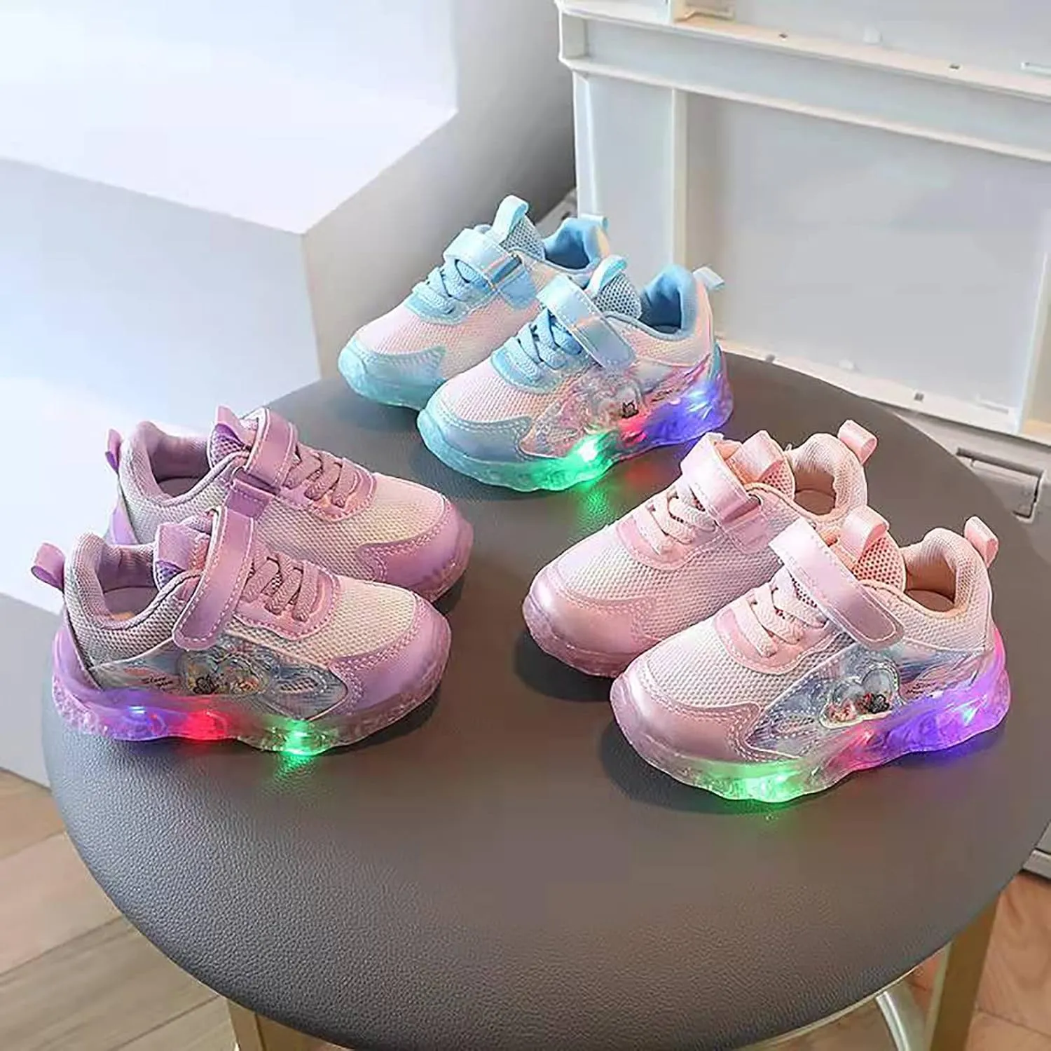 Light Up Shoes for Girls, Toddler Cute Fashion Flashing Running Athletic Sneakers Lightweight Glowing Tennis Trainer