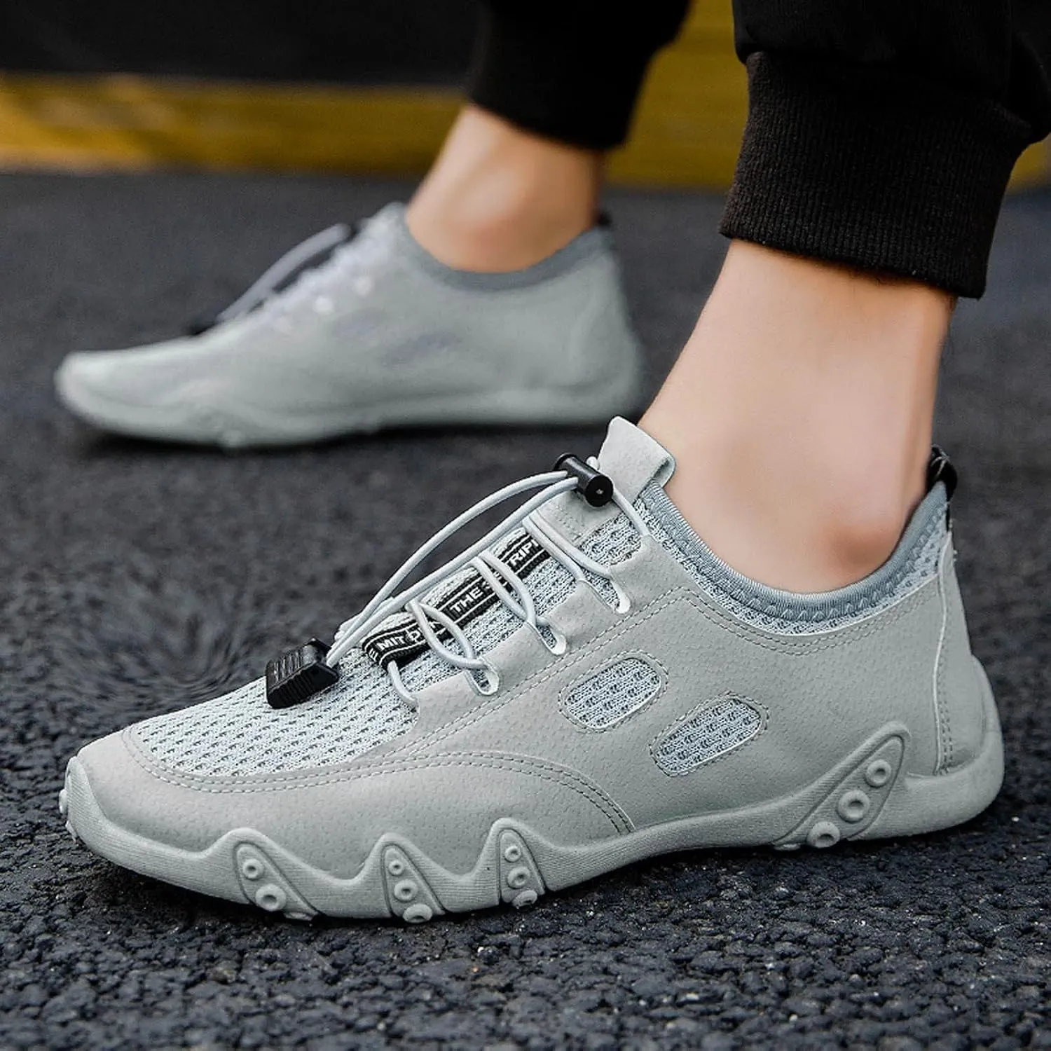 Men's Lightweight Non Slip Barefoot Shoes Business Mesh Breathable Walking Shoe Men's Arch Support Insole Shoes