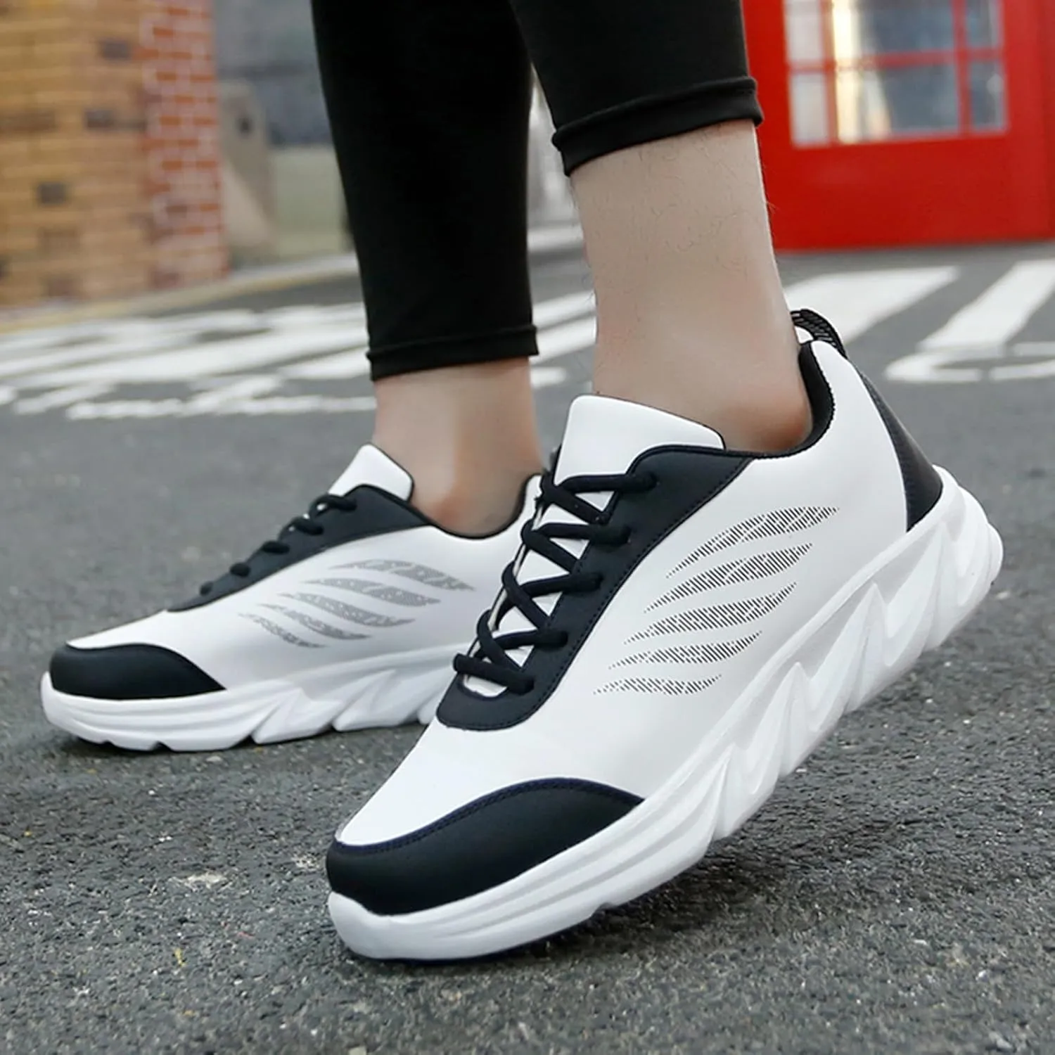 Men's Minimalist Barefoot Shoes Lightweight Breathable Slip on Running Shoe Men's Classic Casual Walking Shoes
