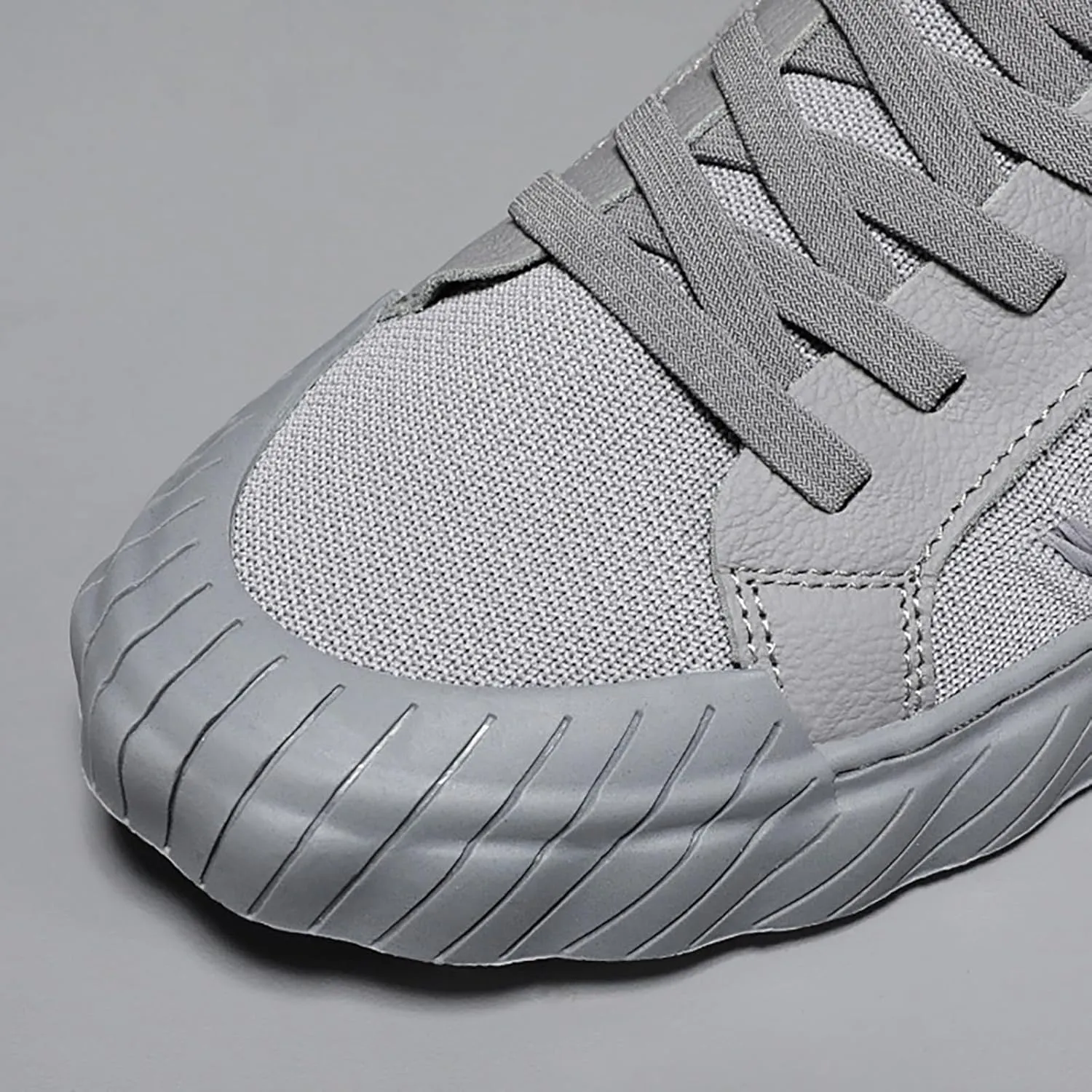 Mesh Shoes Men's Summer New Mesh Hollow Casual Sports Shoes Lightweight Breathable Summer No Show Sneaker Socks Men