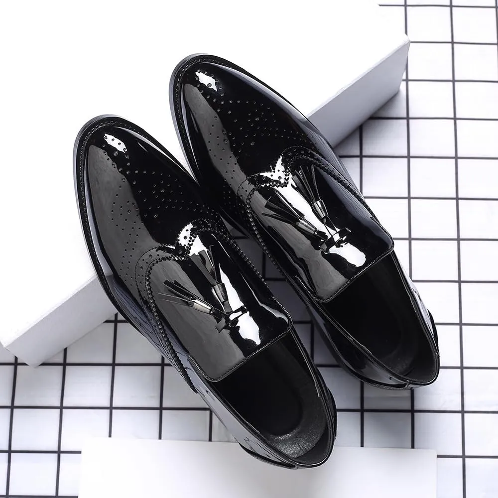 New Mens Loafers Pointed Toe Faux Leather Tassel Solid Color Wingtips Anti-Slip Flat Heel Flexible Wedding Party Slip-ons