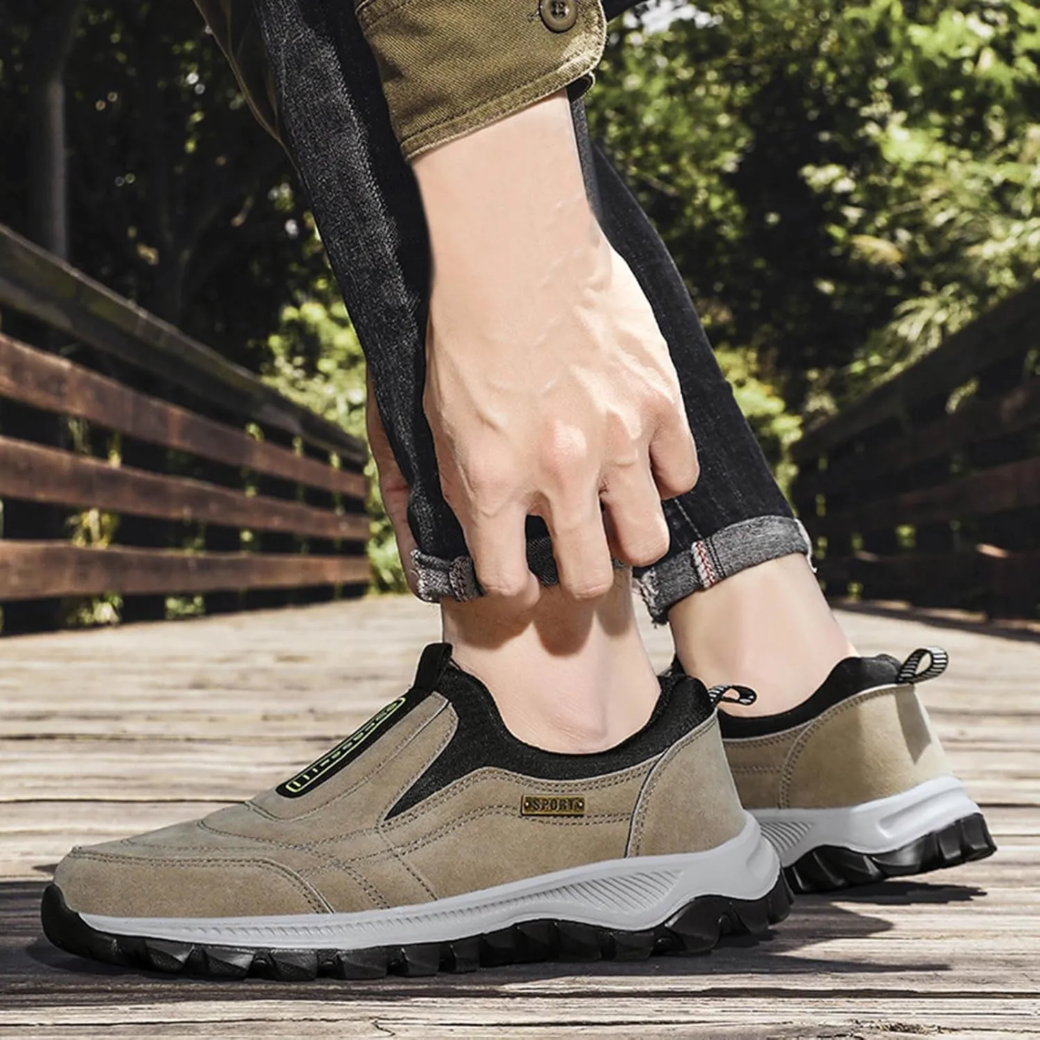 Slip on Walking Shoes Men Comfortable PU Leather Memory Foam Breathable Mesh Fashion Sneakers Non Slip Arch Support Cushioning Training Gym Shoes Wide Width