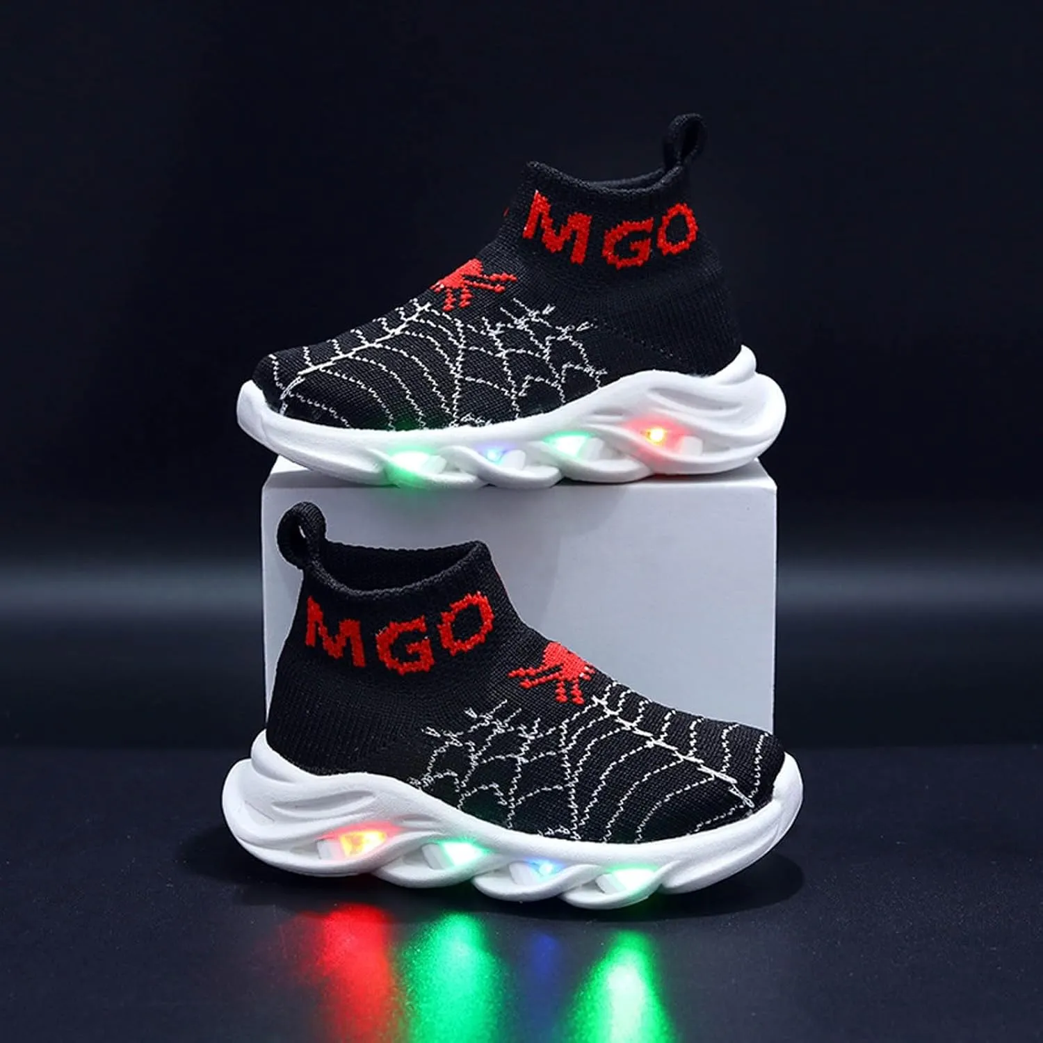 Toddler Boys Girls Light Up Shoes LED Lightweight Mesh Breathable Walking Sneakers Kids Fashion Boys Shoes Slip on