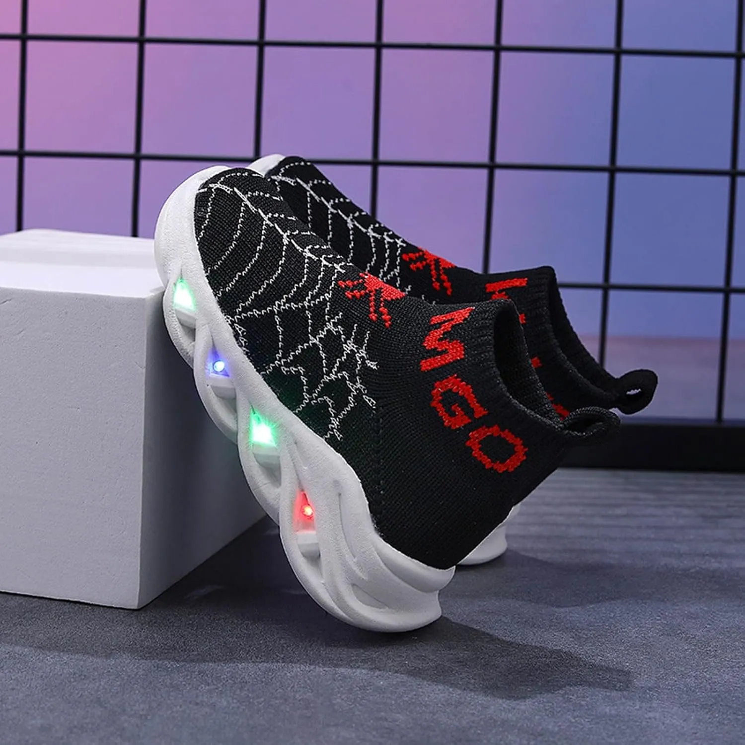 Toddler Boys Girls Light Up Shoes LED Lightweight Mesh Breathable Walking Sneakers Kids Fashion Boys Shoes Slip on