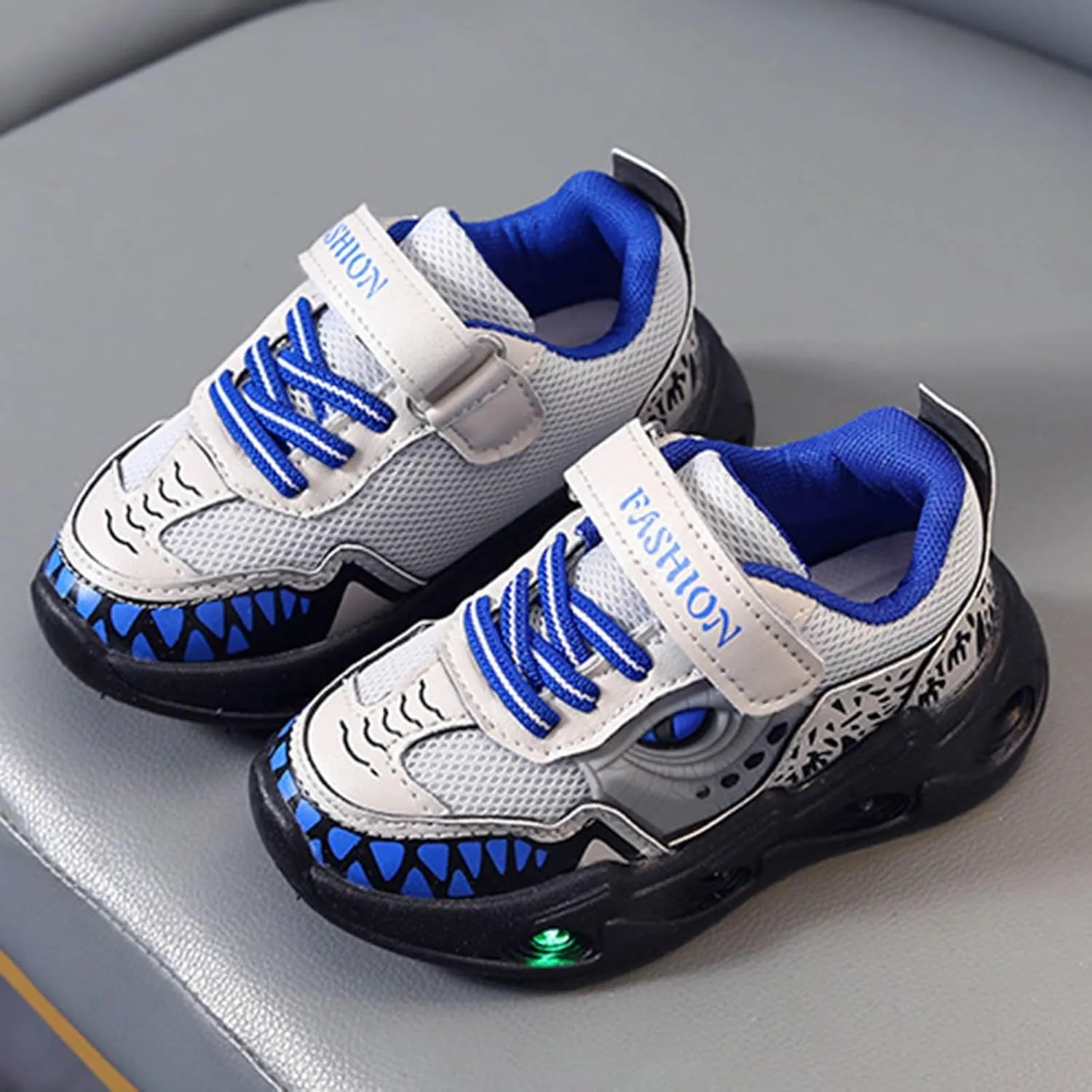 Toddler Boys Girls Light Up Shoes LED Lightweight Mesh Breathable Walking Sneakers Kids Fashion Little Kid Sneakers