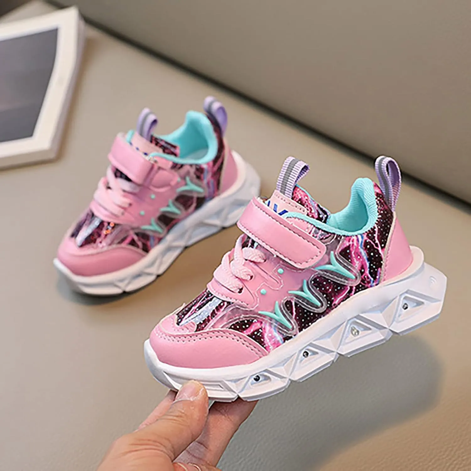 Toddler Boys Girls Light Up Shoes, Lightweight Breathable Anti-Slip, Led Flashing Sport Sneakers Best Gift