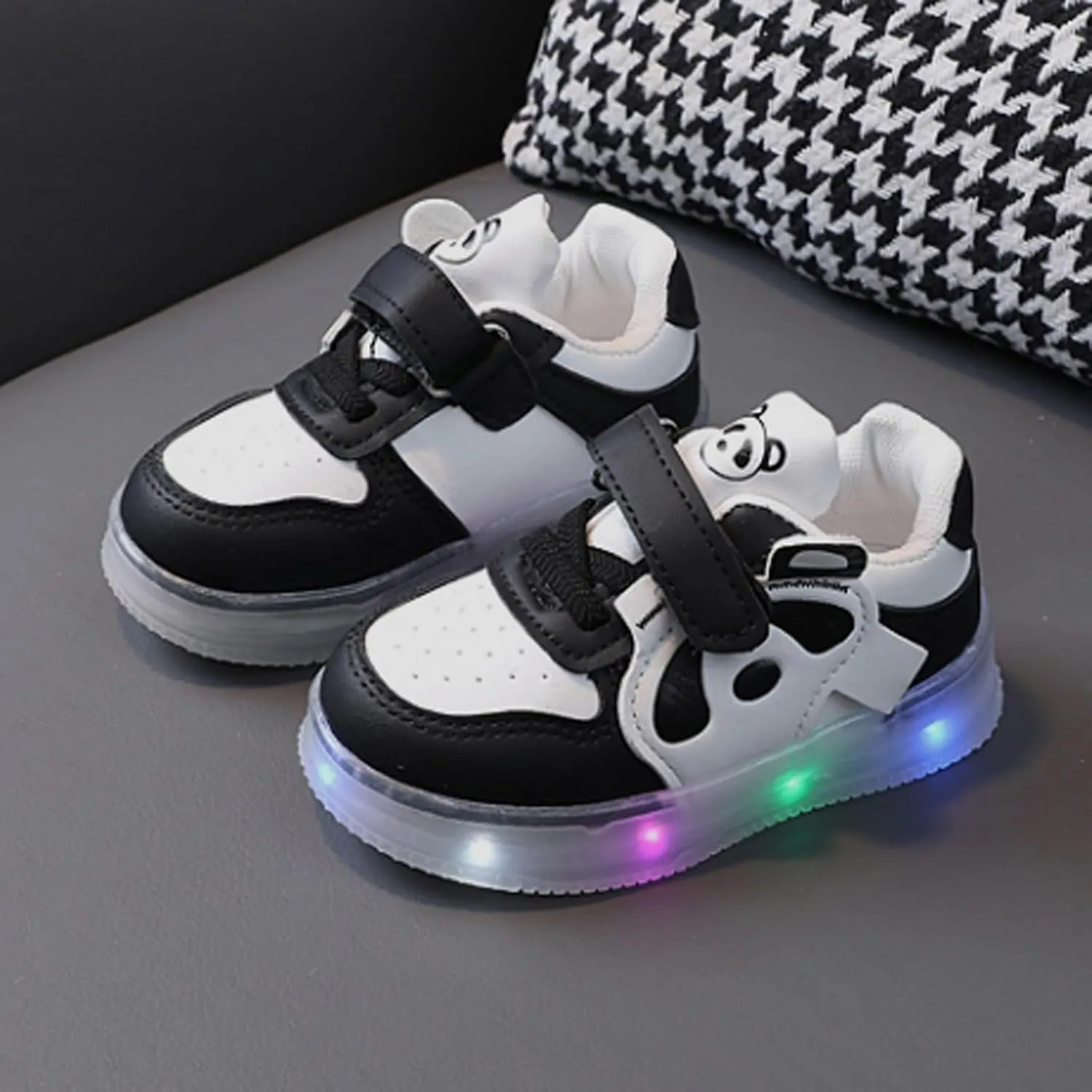 Toddler Boys Girls Light Up Shoes Little-Kids Flashing Led Soft Bottom Breathable First Sport Sneaker Boots for Girls
