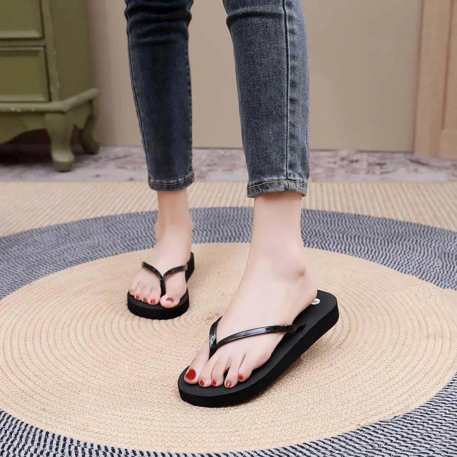 Women Beach Flats Summer Flip Flops Fashion Thong Sandal Comfort Lounge Clip Toe Slippers Slip on Flat Sandals