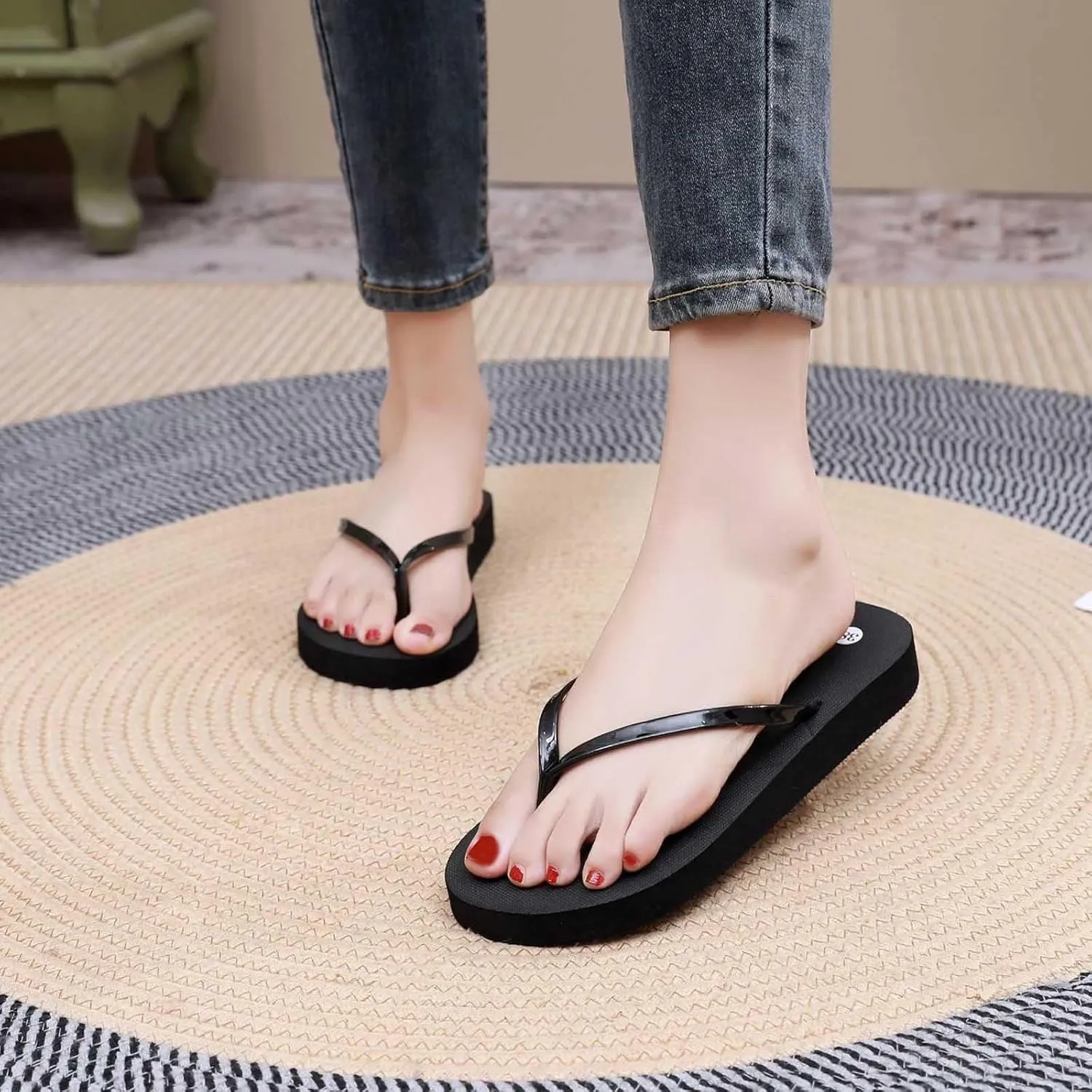 Women Beach Flats Summer Flip Flops Fashion Thong Sandal Comfort Lounge Clip Toe Slippers Slip on Flat Sandals