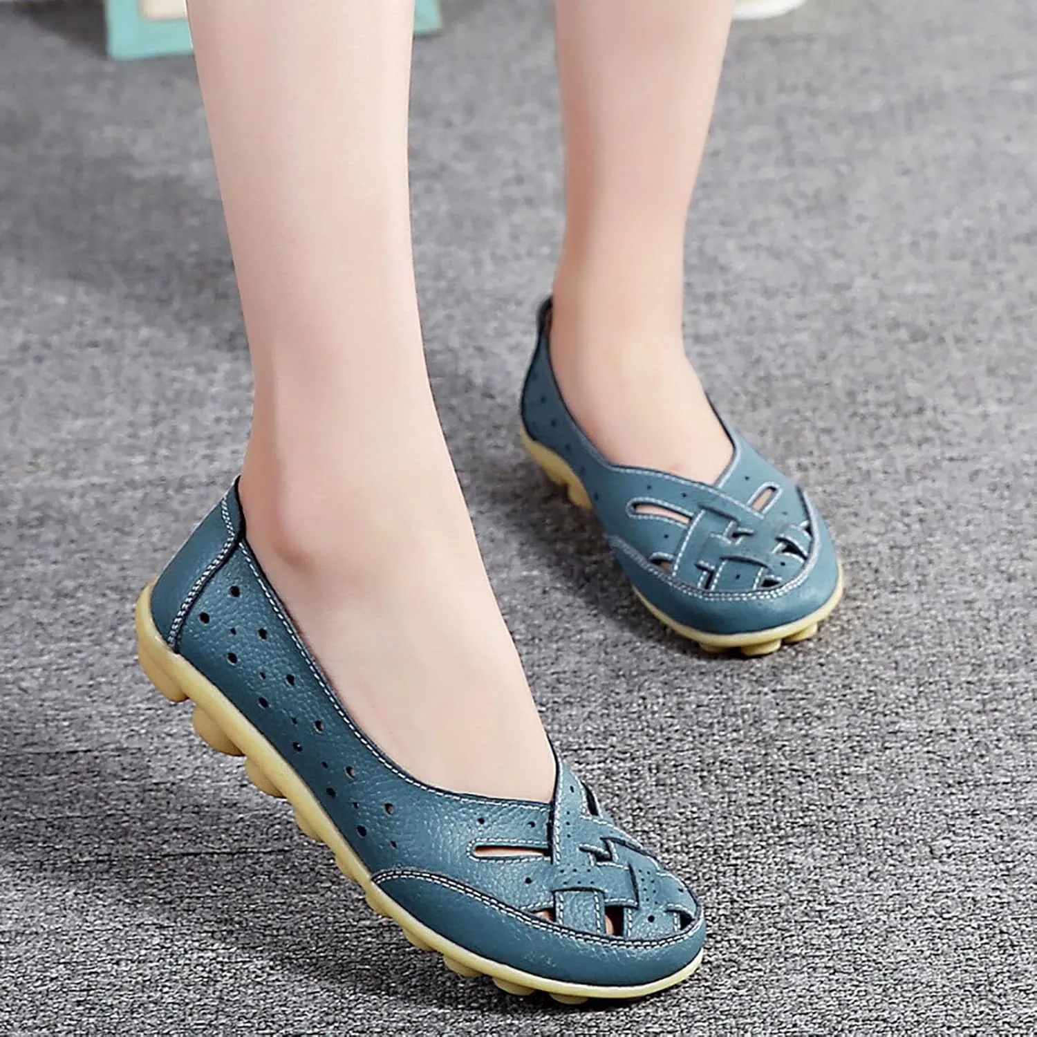 Women Penny Loafer Casual Comfort Slip on Shoes Walking Flat Driving Moccasins Wide Width Shoes Ladies Dressy 2025 Trendy